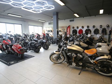 Biker Syndicate - Indian Lausanne/Suzuki Crissier — photo 2
